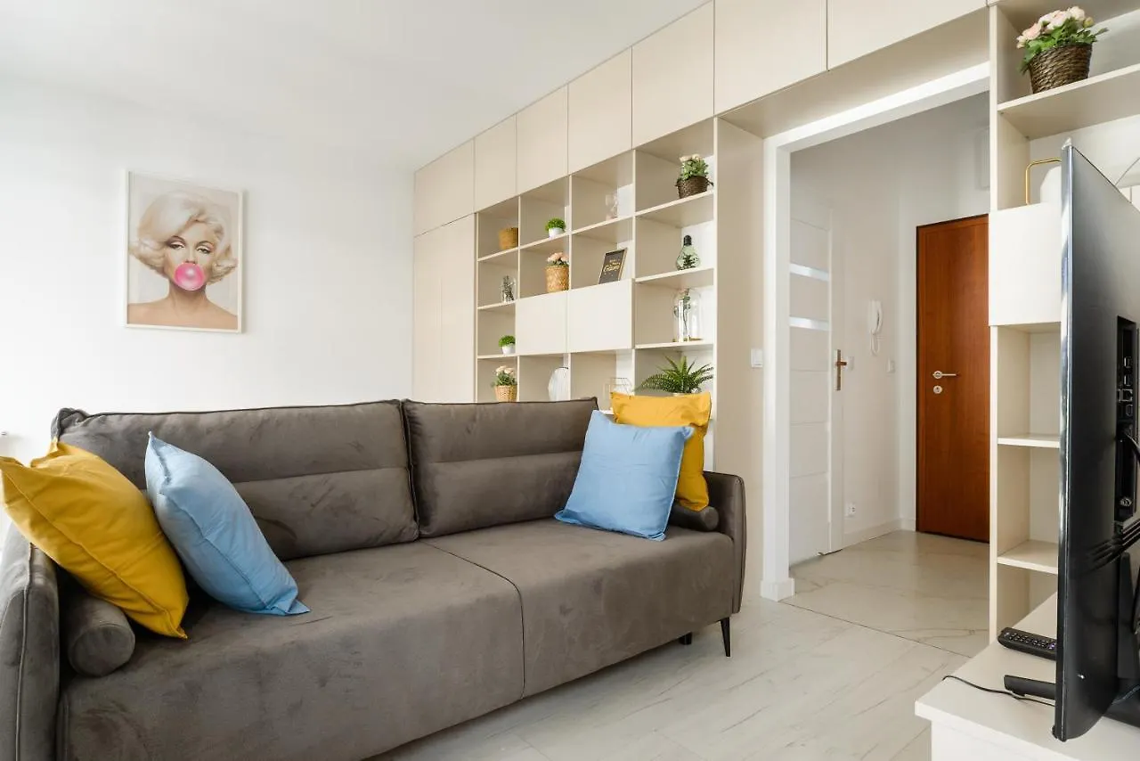 Modern Studios Near Arkadia Center contacts